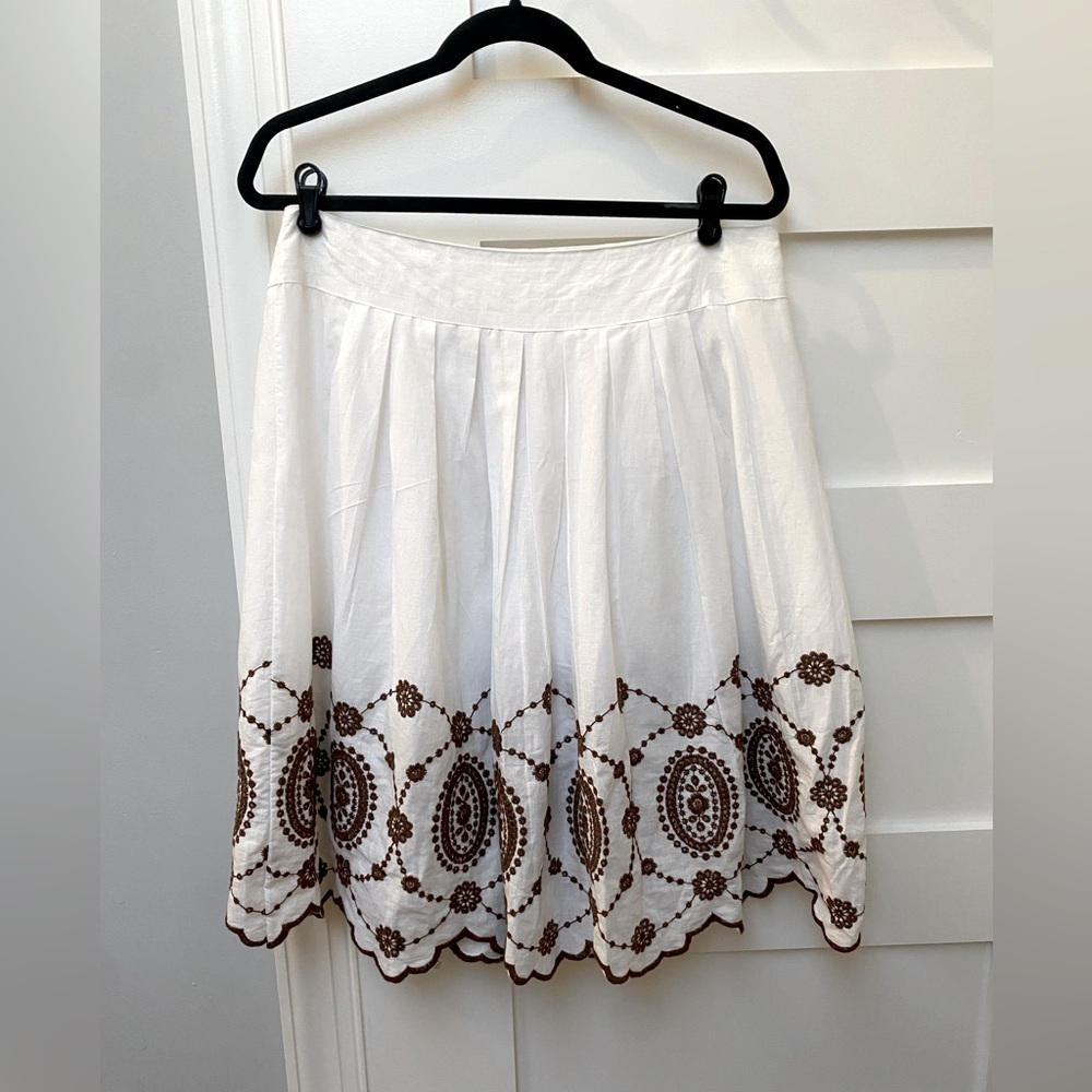 Metrowear white and brown eyelet embroidered mini skirt